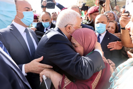 استقبال حاشد للرئيس محمود عباس بعد عودته لأرض الوطن